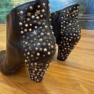 Zara Trafaluc - Fall Winter 2012 Collect Boots w/gold silver stud star accents